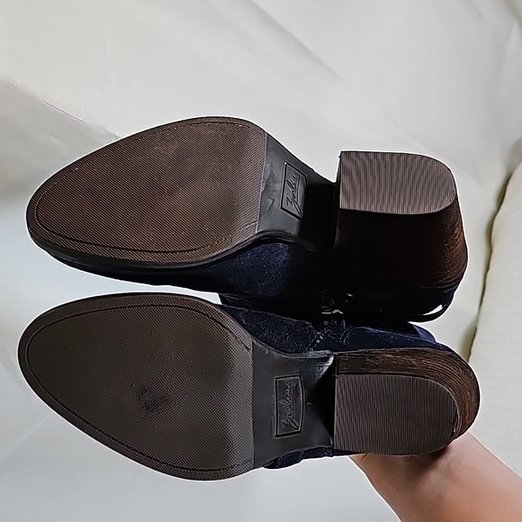 Zodiac 7 Med Suede Buckle Booties - Picture 8 of 8